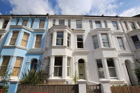 4 bedroom Terraced f...